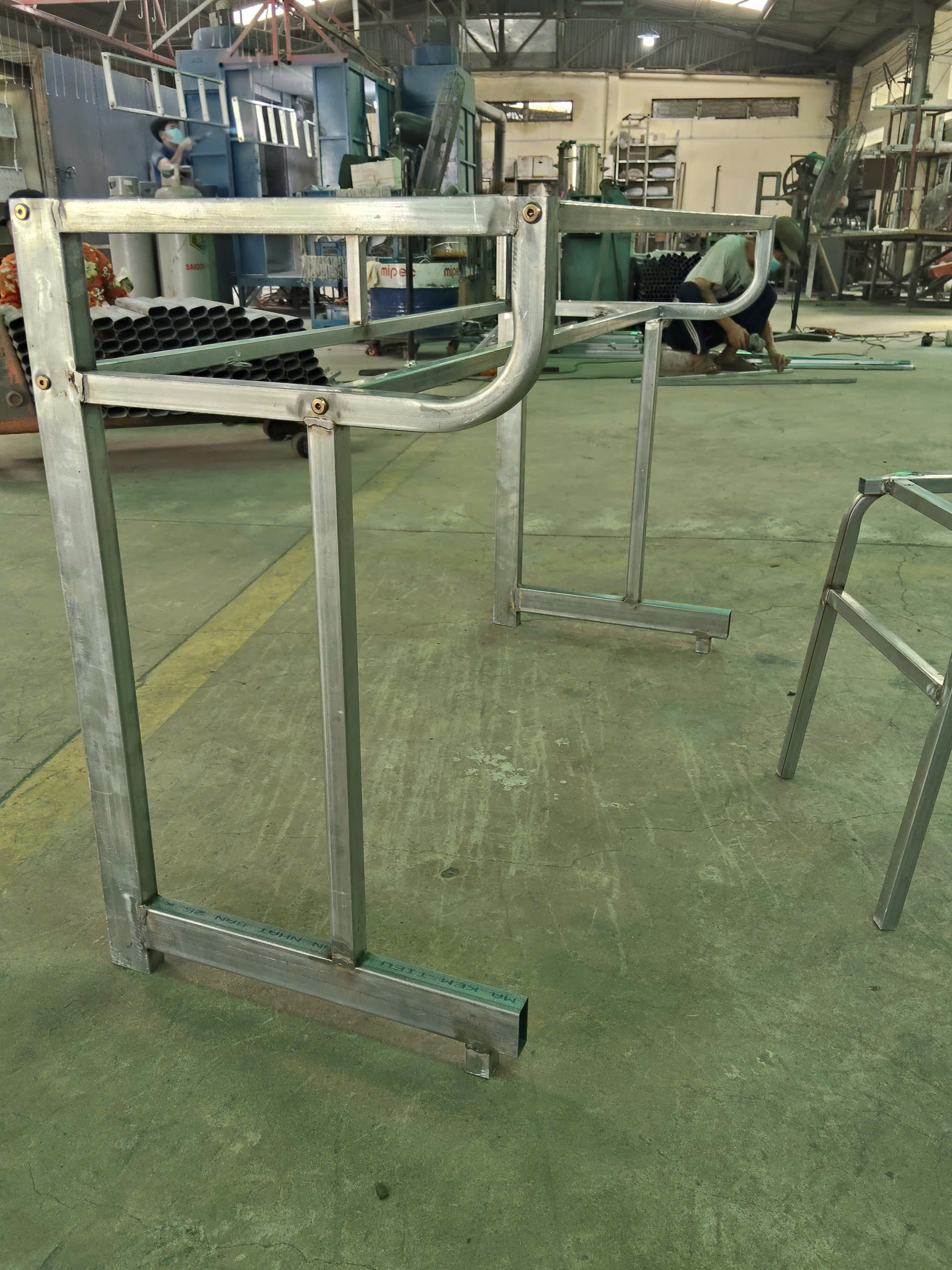 Bàn ghế học sinh gỗ cao su BHSCS2